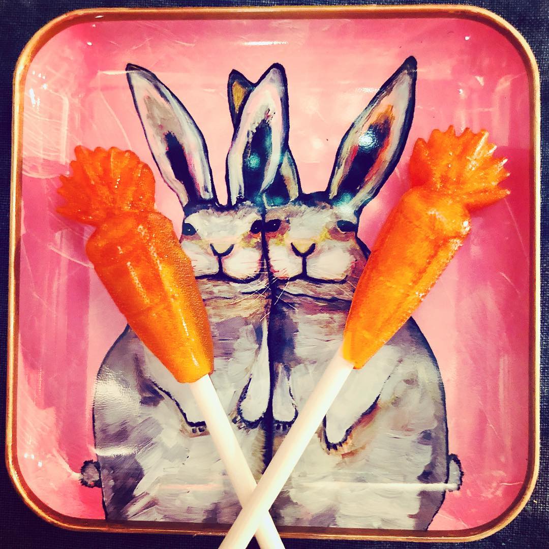 Love Like Rabbits Easter Lollipops